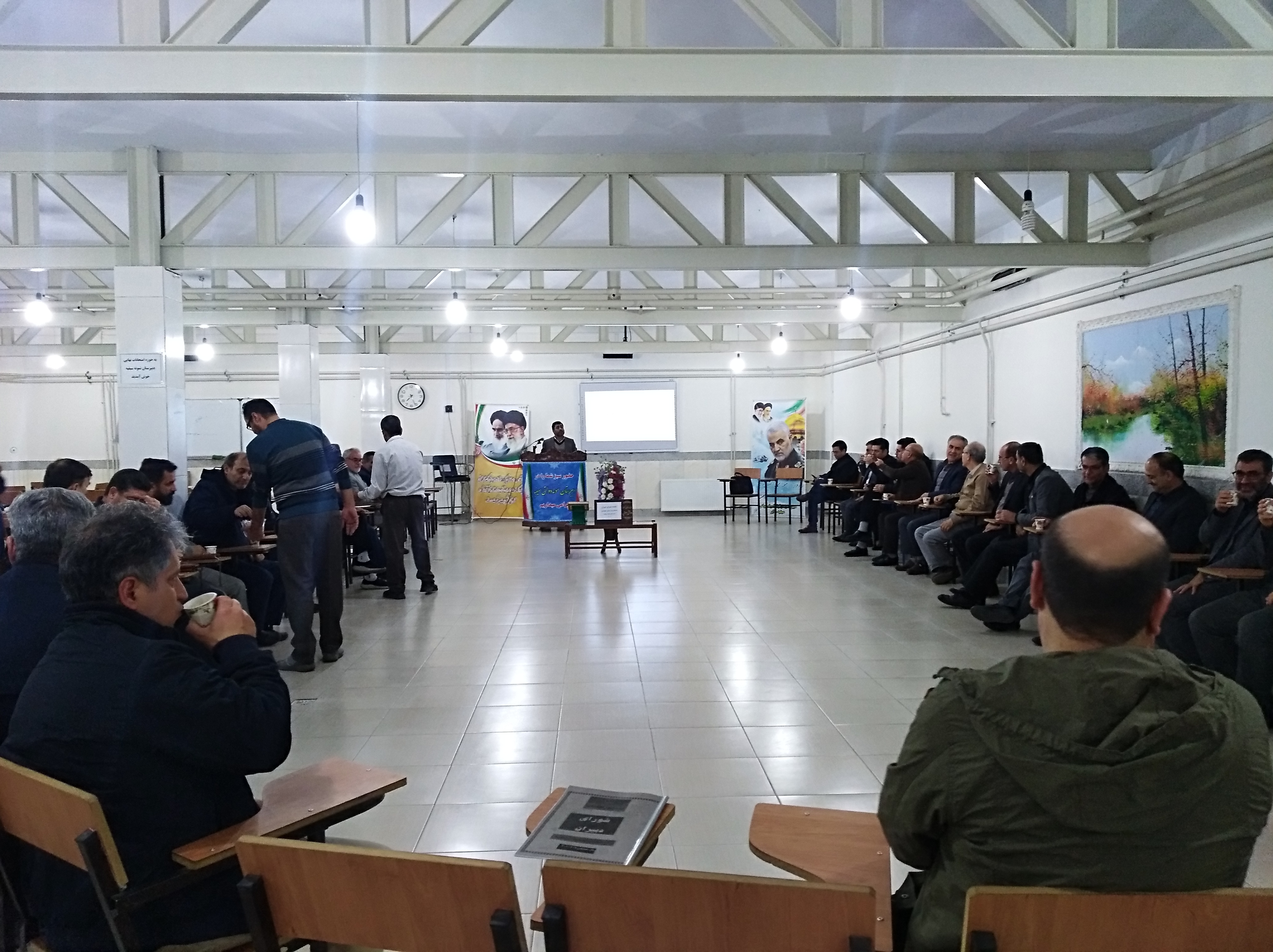 دومین جلسه شورای دبیران